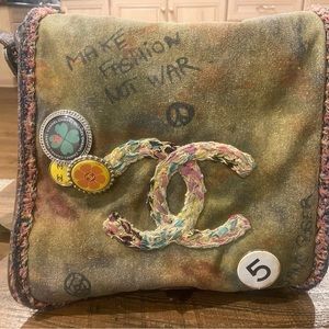 Chanel runway messenger bag